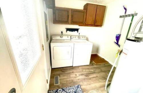 Private Ranch - Entire Home - 3 Bed Room - Hot Tub - King Bed - Fenced Yard - Pets & Kids Welcome - Game Shed - Free WiFi - Foto 29