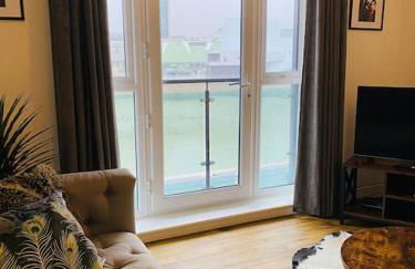 Luxury Riverfront Apartment - Foto 10