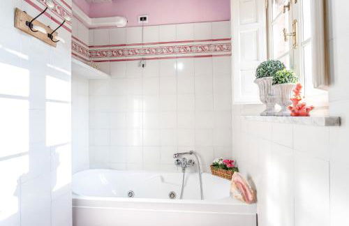 Villa Coccinelle, A secret sweet idyllic retreat for 2 couples with private pool & air conditioning - Foto 59