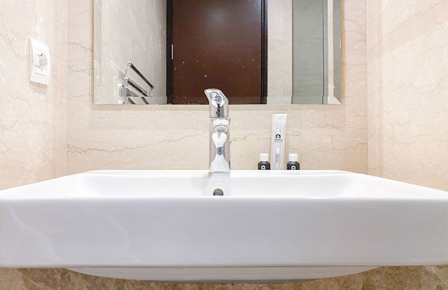 Comfy And Elegant 2Br With Private Lift At Menteng Park Apartment - Photo 20