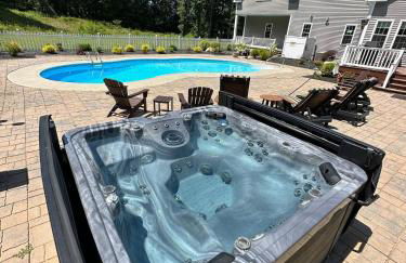 9 Bedroom Saratoga Retreat, In-Ground Heated Pool, HotTub, Firepit, Gourmet Kitchen, Private Office - Foto 5