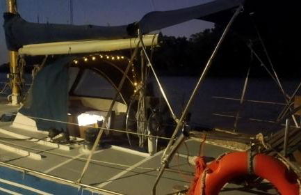 Tu casa flotante en Sevilla! Barco en alquiler en el Guadalquivir - Photo 13