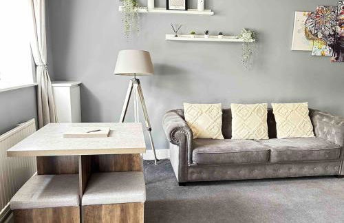 Spacious Southampton City Apartment with Courtyard - Foto 15