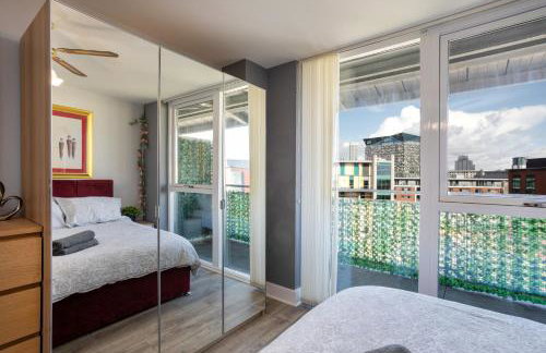 Vista Verde - Luxury City Penthouse 2BR - Sleeps up to 6 - Parking - Photo 41