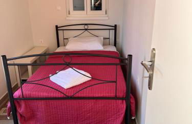 Tami House - Photo 13