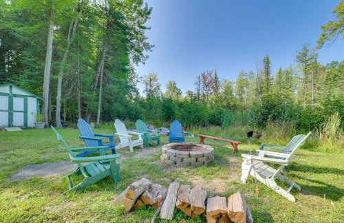 Houghton Lake Area Home with Fire Pit and Yard! - Foto 2