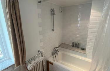 Torside Holiday Cottage - Photo 13