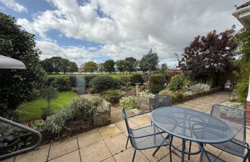 3 Bed Cottage in Central Topsham overlooking the River Exe with Parking - Foto 9