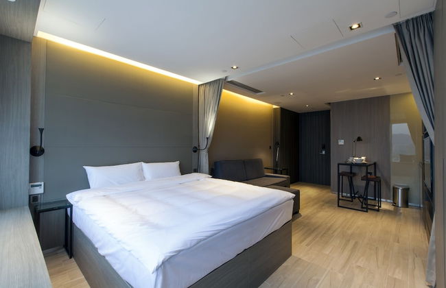 CM Plus Hotels and Serviced Apartments - Photo 5