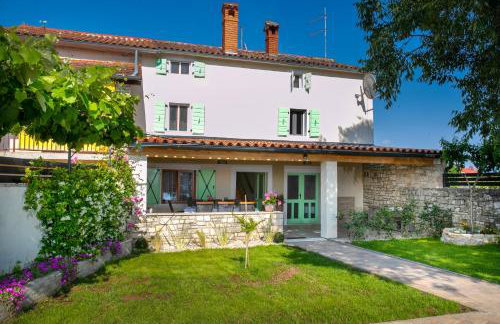 Adorable Holiday Home With Pool and Terrace - Foto 3