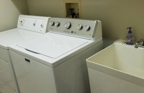 Black Diamond Beauty with Concierge Service - Photo 29