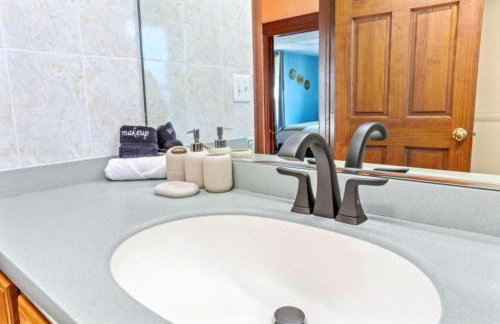 8BR 3BA Classic by Tropicana, Boardwalk, Beach - Foto 46