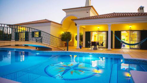 Exceptional Villa with Pool, Tennis Court, Games Room - Foto 1