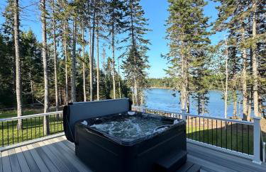 New 2023 Waterfront Home near Acadia with Hot Tub - Foto 53
