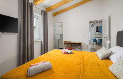 Awesome Home In Malisi With Kitchen - Photo 27