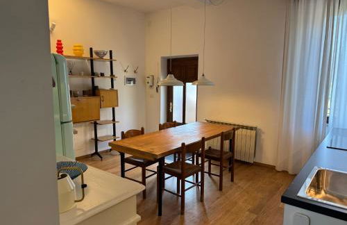 Comfort Stay Legnano - Appartamento di 85m2 con 2 bagni, Smart TV, WiFi ultra veloce e angolo lavoro, perfetto per visitare Milano in relax - Photo 16