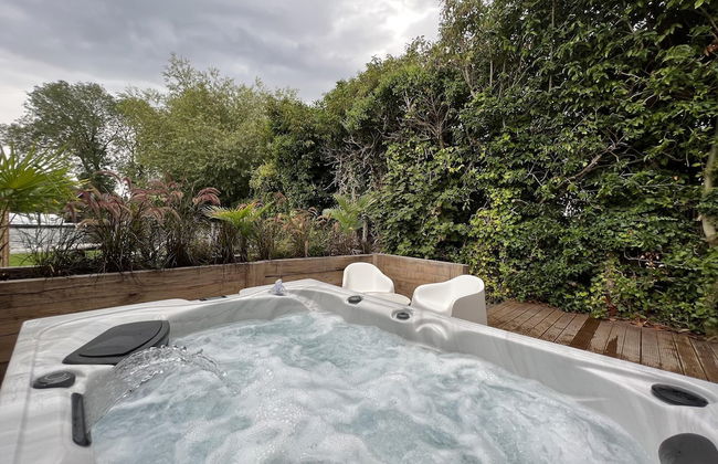 River View Guest House, Jacuzzi, Boat, Fire Hire - Photo 16