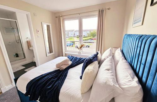 Modern 5 Bedroom Townhouse with Free Parking - Foto 30