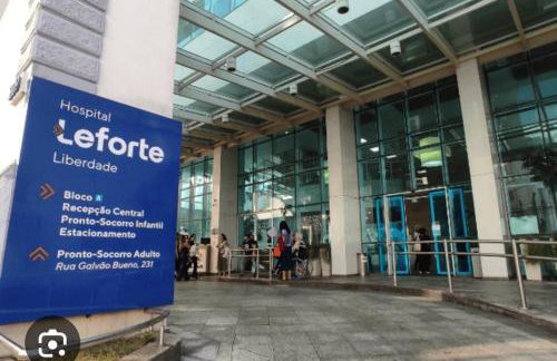 Flat Liberdade ao lado do Metrô e Hospitais - Foto 28