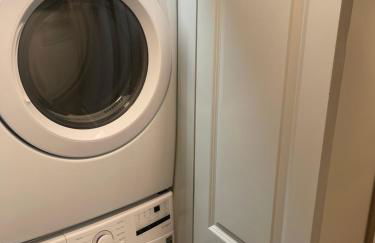 Main Street Farmhouse City Retreat by Hollyhock - Foto 37