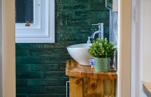 A tiny piece of heaven, stunning sea views hot tub - Foto 45