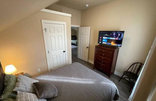 Blue Mist Victorian, 5 Bedroom 2 bath Gem - Foto 16