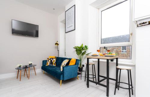 Cheerful 2 Bedroom Homely Apartment, Sleeps 4 Guest Comfy, 3x Double Bed, Parking, Free WiFi, Suitable For Business, Leisure Guest,Glasgow, Glasgow West End, Near City Centre, Perfect For Common Wealth Games 2026 - Foto 2