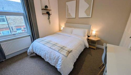 The Heritage Hideaway - King bed, Free parking, Walk to c-centre & Hospital - Foto 3