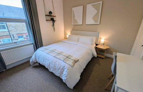 The Heritage Hideaway - King bed, Free parking, Walk to c-centre & Hospital - Foto 3