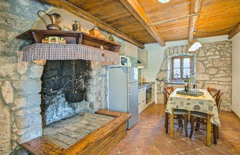 2 Bedroom Beautiful Home In Labin - Foto 6