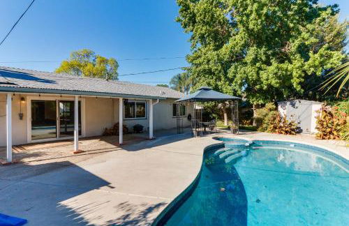 4 Bedroom West Hills Charmer with Pool and Jacuzzi - Foto 12
