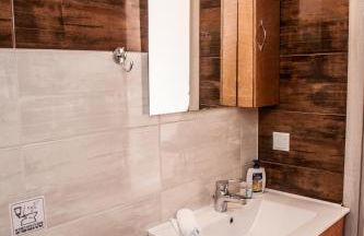 Plagia's Sunset Apartments - Photo 31