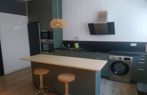 Apartamento nuevo y tranquilo con acceso independiente - Photo 2