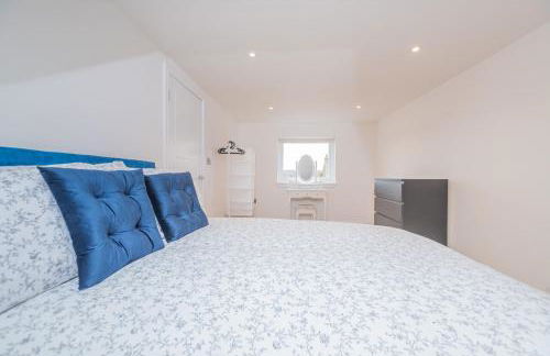 5 Bed cottage with Hot tub - Photo 15