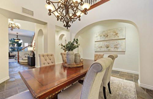 Spacious Luxury home in Gated Community with Resort Pool & Scenic Views - Photo 9