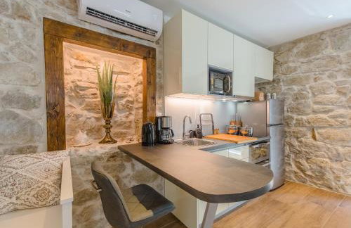 Luxury Apt Petra in 400 year old stone house 4+2 - Photo 14