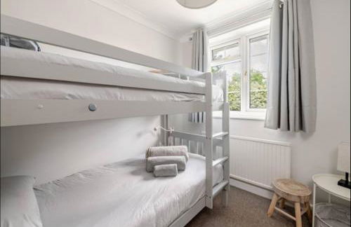 Modern Coastal Retreat, HotTub, Fire Pit, Pets welcome - Photo 27