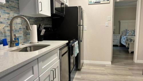 Beautiful Sunsets just Steps from Beach with King Bed and Queen Sleeper Sofa - Foto 5