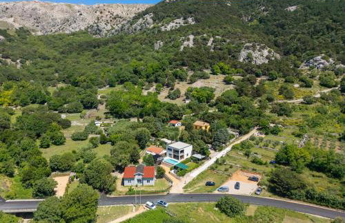 Villa Viverum with heated salt water pool - Photo 16