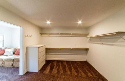 Queen and Duke Cottage - Photo 16