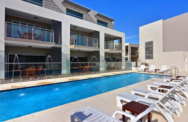 Bunbury Seaview Apartments - Photo 1