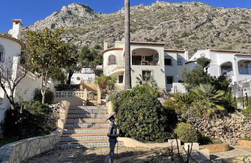 Mediterranean Escape with Garden - Foto 1