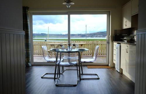 Otter Cottage - Photo 1