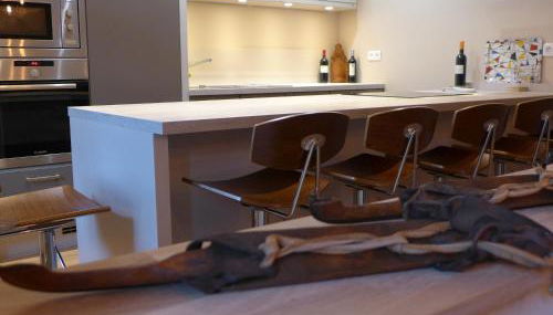 Poles Apart - Foto 5