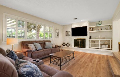 Lake Haven Retreat Private Dock & Peaceful Views - Photo 3