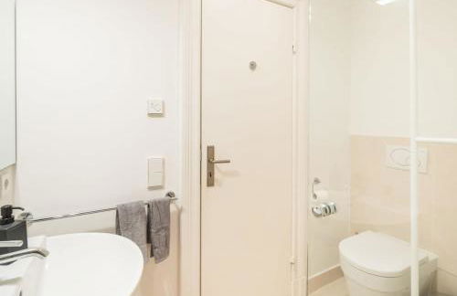 Modern Apartment Near Außenalster - Foto 9