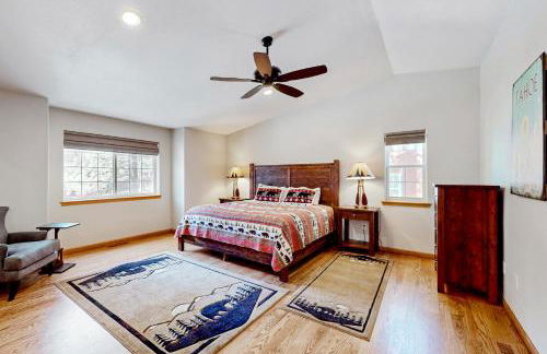 Sunlit Forest Haven - Foto 16