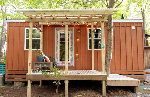 The Peach Perch - Ridgetop Tiny Home, and 20 Minutes to Asheville! - Foto 2