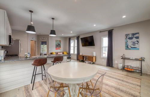 3 Bedroom Greek Revival Cottage Walk to Big House - Foto 4