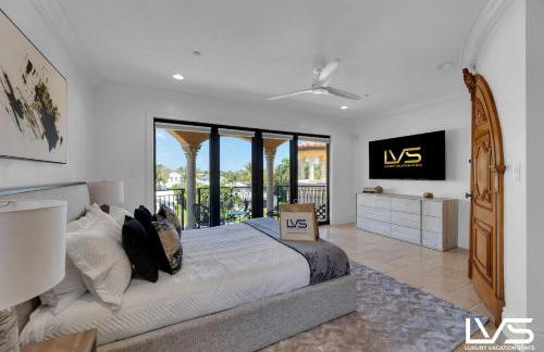 Villa Rhodes Palatial Waterfront Beach Estate - Photo 12